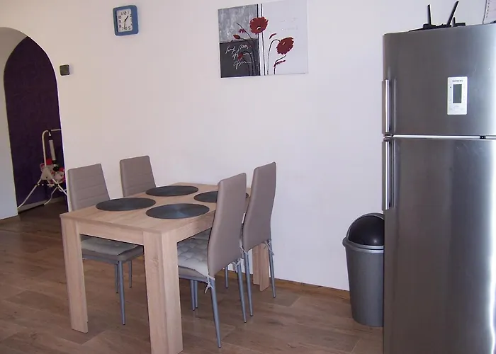 Salas-dum Pro Spolecnou Dovolenou Az 11 Osob فيلة